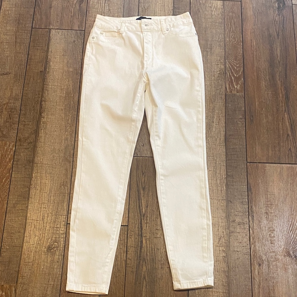 Tahari white size 2 High-Rise Skinny Pants